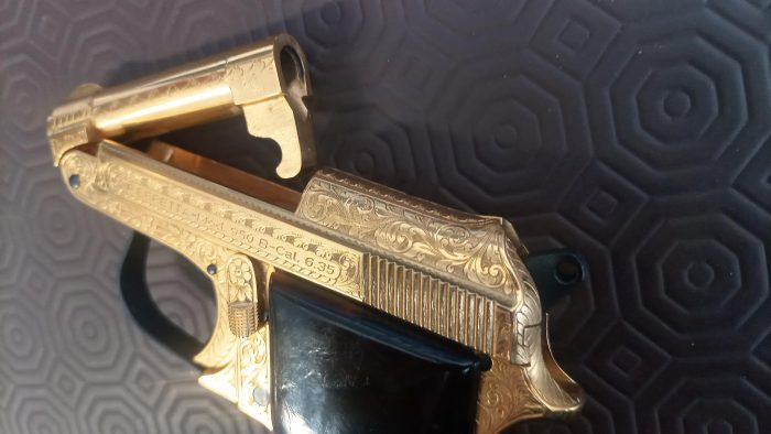 Pistola BERETTA mod.950B al. 6,35 Browning, versione incisa oro - immagine 4
